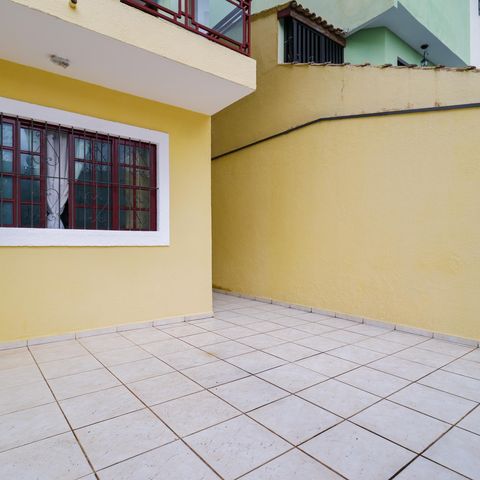 Casa à venda com 143m², 4 quartos e 2 vagas Casa à venda com 143m², 4 quartos e 2 vagasGaragem