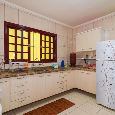 Casa à venda com 143m², 4 quartos e 2 vagas Casa à venda com 143m², 4 quartos e 2 vagasCozinha