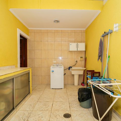 Casa à venda com 143m², 4 quartos e 2 vagas Casa à venda com 143m², 4 quartos e 2 vagasÁrea de Serviço
