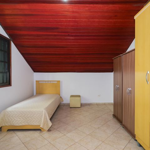 Casa à venda com 143m², 4 quartos e 2 vagas Casa à venda com 143m², 4 quartos e 2 vagasQuarto 1