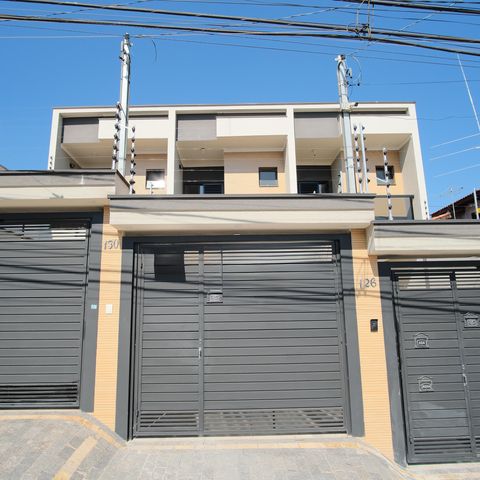 Casa à venda com 130m², 3 quartos e 2 vagasFachada