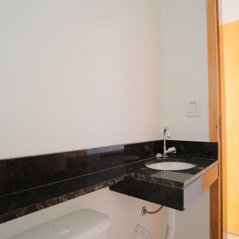 Casa à venda com 130m², 3 quartos e 2 vagasBanheiro da Suíte 2