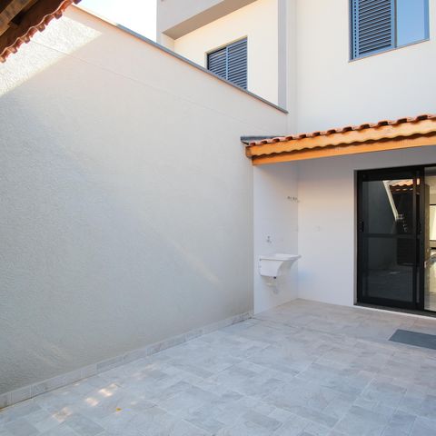 Casa à venda com 130m², 3 quartos e 2 vagasÁrea de Serviço