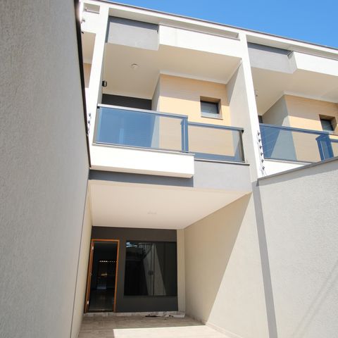 Casa à venda com 130m², 3 quartos e 2 vagasGaragem