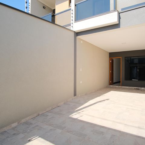Casa à venda com 130m², 3 quartos e 2 vagasGaragem