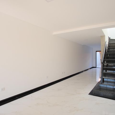 Casa à venda com 130m², 3 quartos e 2 vagasSala
