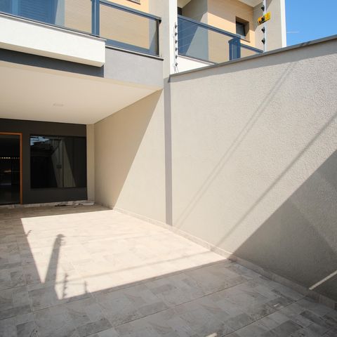 Casa à venda com 130m², 3 quartos e 2 vagasGaragem