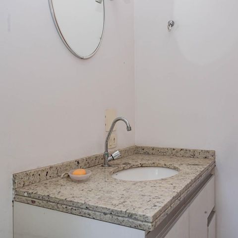 Casa à venda com 200m², 3 quartos e sem vagaBanheiro da Suíte