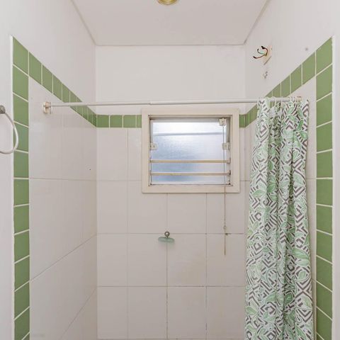 Casa à venda com 200m², 3 quartos e sem vagaBanheiro da Suíte