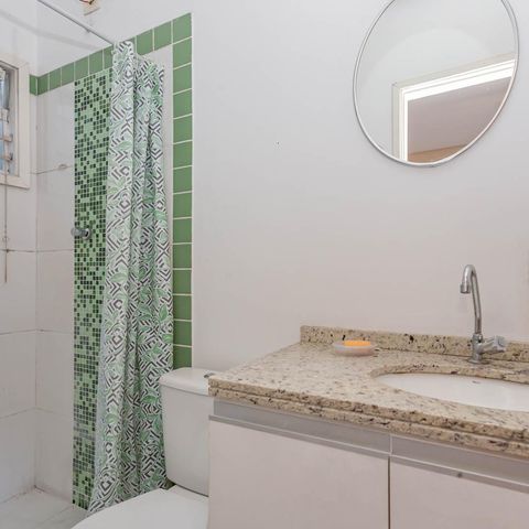 Casa à venda com 200m², 3 quartos e sem vagaBanheiro da Suíte