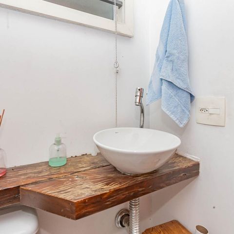 Casa à venda com 200m², 3 quartos e sem vagaLavabo