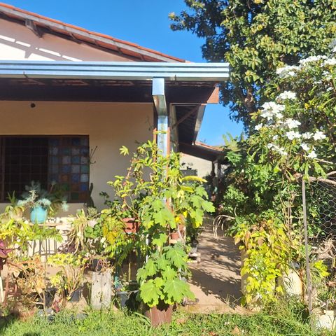 Casa à venda com 2000m², 4 quartos e 4 vagas Casa à venda com 2000m², 4 quartos e 4 vagasQuintal