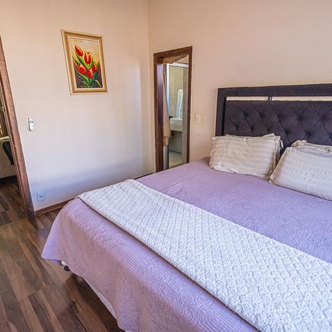 Casa à venda com 2000m², 4 quartos e 4 vagas Casa à venda com 2000m², 4 quartos e 4 vagasSuíte