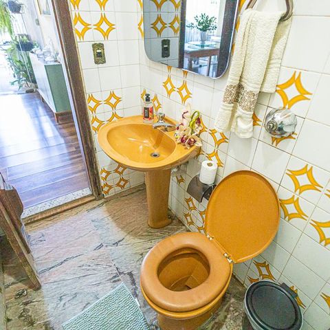 Casa à venda com 2000m², 4 quartos e 4 vagas Casa à venda com 2000m², 4 quartos e 4 vagasBanheiro
