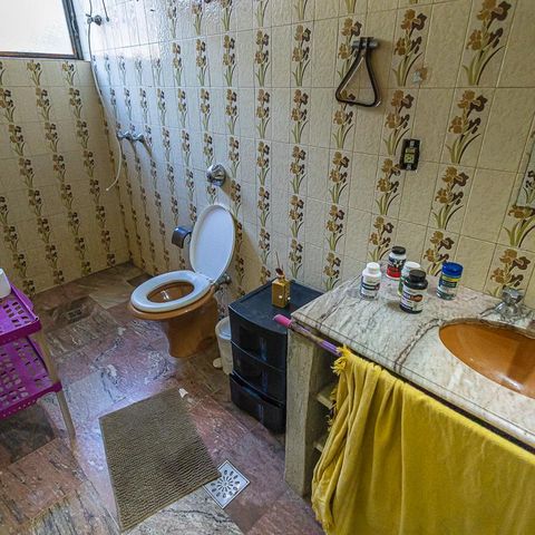 Casa à venda com 2000m², 4 quartos e 4 vagas Casa à venda com 2000m², 4 quartos e 4 vagasSuíte 02 Banheiro