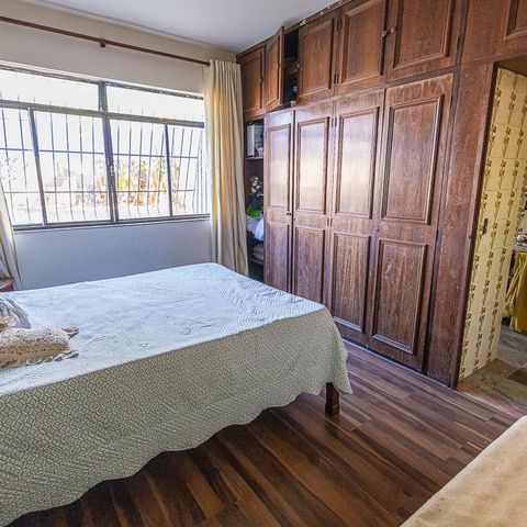 Casa à venda com 2000m², 4 quartos e 4 vagas Casa à venda com 2000m², 4 quartos e 4 vagasSuíte 02