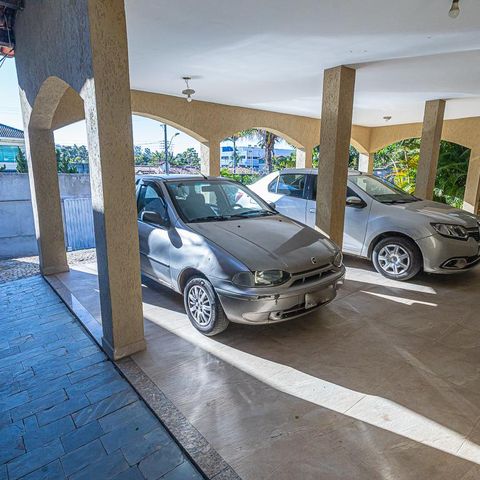 Casa à venda com 2000m², 4 quartos e 4 vagas Casa à venda com 2000m², 4 quartos e 4 vagasQuintal