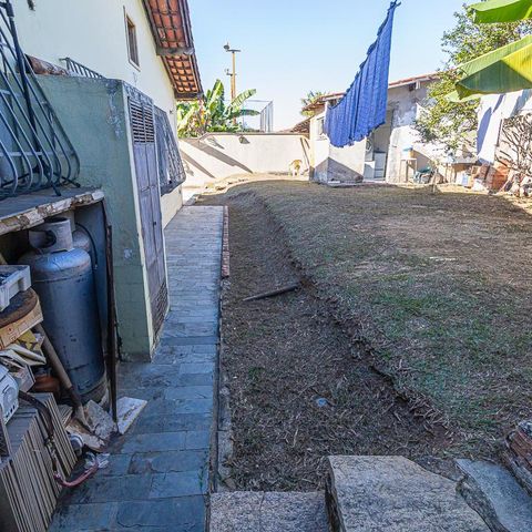 Casa à venda com 2000m², 4 quartos e 4 vagas Casa à venda com 2000m², 4 quartos e 4 vagasQuintal