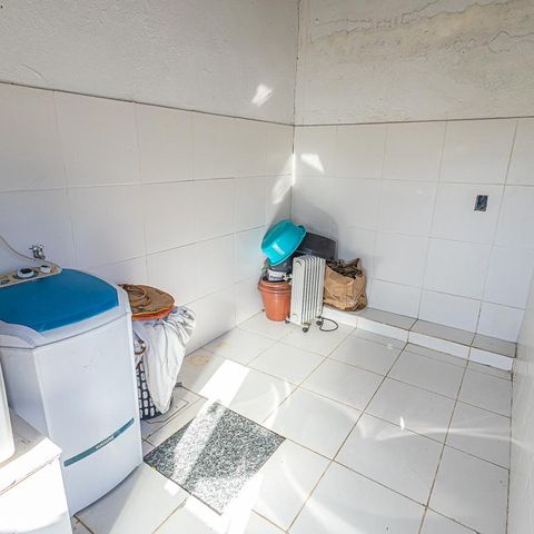 Casa à venda com 2000m², 4 quartos e 4 vagas Casa à venda com 2000m², 4 quartos e 4 vagasÁrea de Serviço