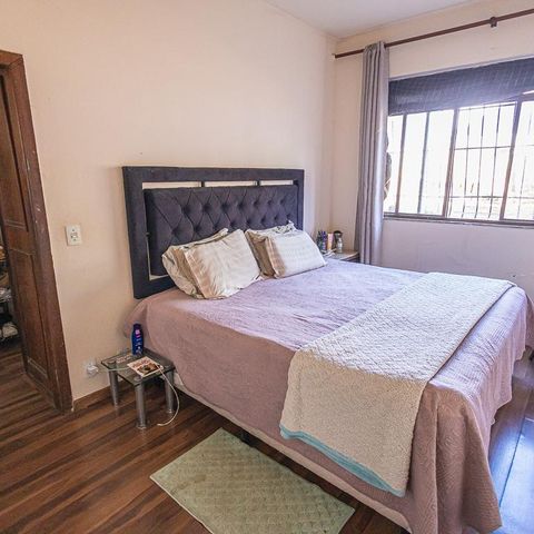 Casa à venda com 2000m², 4 quartos e 4 vagas Casa à venda com 2000m², 4 quartos e 4 vagasSuíte