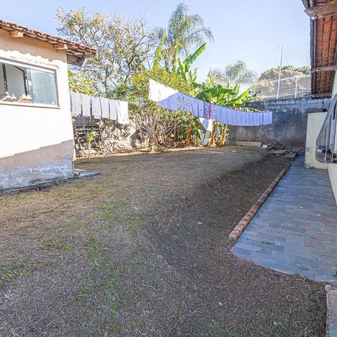 Casa à venda com 2000m², 4 quartos e 4 vagas Casa à venda com 2000m², 4 quartos e 4 vagasQuintal
