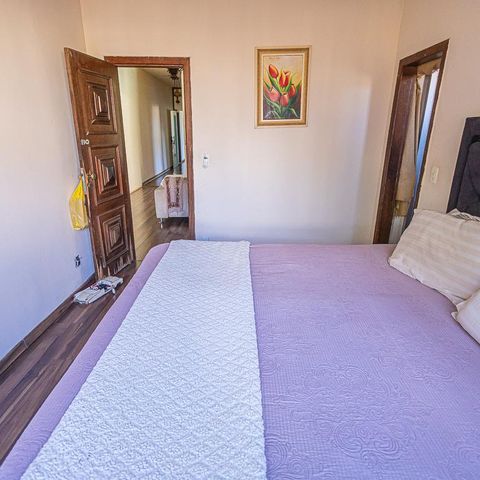 Casa à venda com 2000m², 4 quartos e 4 vagas Casa à venda com 2000m², 4 quartos e 4 vagasSuíte