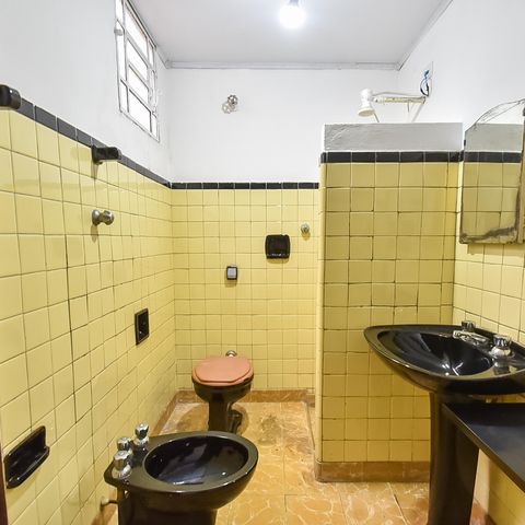 Casa à venda com 104m², 2 quartos e 1 vaga Casa à venda com 104m², 2 quartos e 1 vagaBanheiro