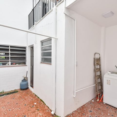Casa à venda com 104m², 2 quartos e 1 vaga Casa à venda com 104m², 2 quartos e 1 vagaÁrea de serviço