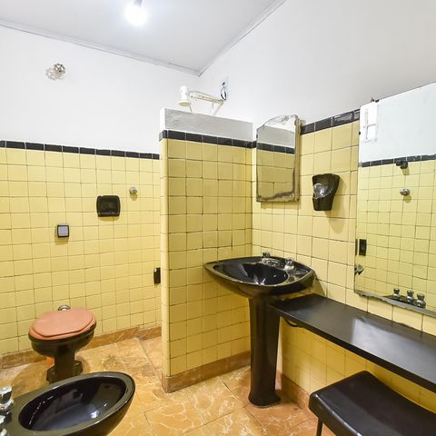 Casa à venda com 104m², 2 quartos e 1 vaga Casa à venda com 104m², 2 quartos e 1 vagaBanheiro