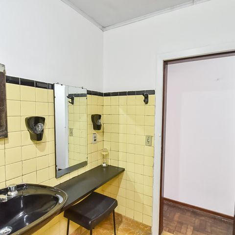 Casa à venda com 104m², 2 quartos e 1 vaga Casa à venda com 104m², 2 quartos e 1 vagaBanheiro
