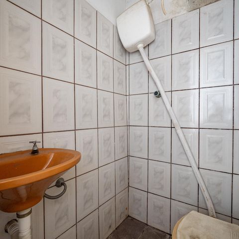 Casa à venda com 168m², 3 quartos e 4 vagas Casa à venda com 168m², 3 quartos e 4 vagasBanheiro de serviço