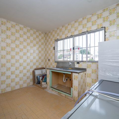 Casa à venda com 168m², 3 quartos e 4 vagas Casa à venda com 168m², 3 quartos e 4 vagasCozinha