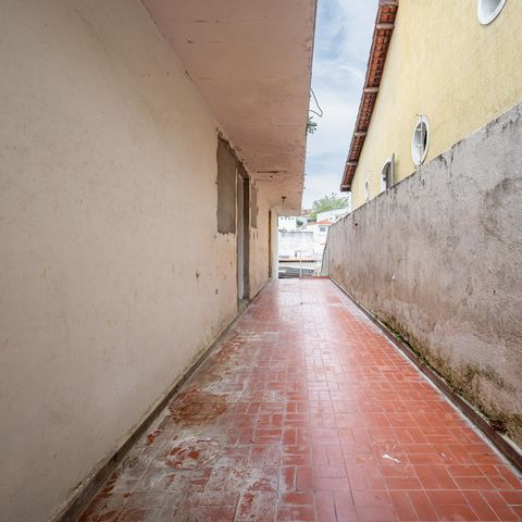Casa à venda com 168m², 3 quartos e 4 vagas Casa à venda com 168m², 3 quartos e 4 vagasQuintal