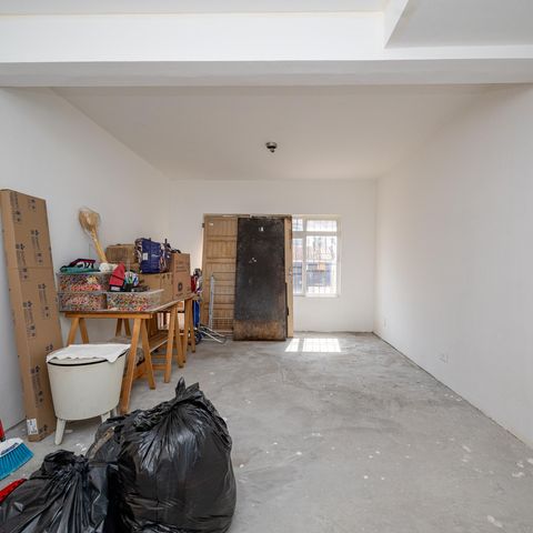 Casa à venda com 168m², 3 quartos e 4 vagas Casa à venda com 168m², 3 quartos e 4 vagasSala