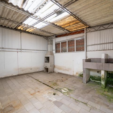 Casa à venda com 168m², 3 quartos e 4 vagas Casa à venda com 168m², 3 quartos e 4 vagasQuintal