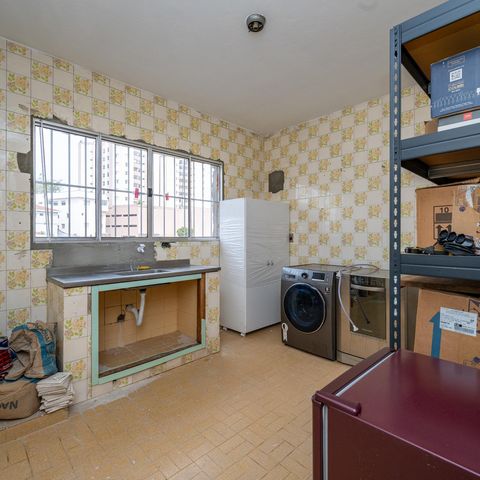 Casa à venda com 168m², 3 quartos e 4 vagas Casa à venda com 168m², 3 quartos e 4 vagasCozinha