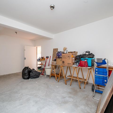 Casa à venda com 168m², 3 quartos e 4 vagas Casa à venda com 168m², 3 quartos e 4 vagasSala