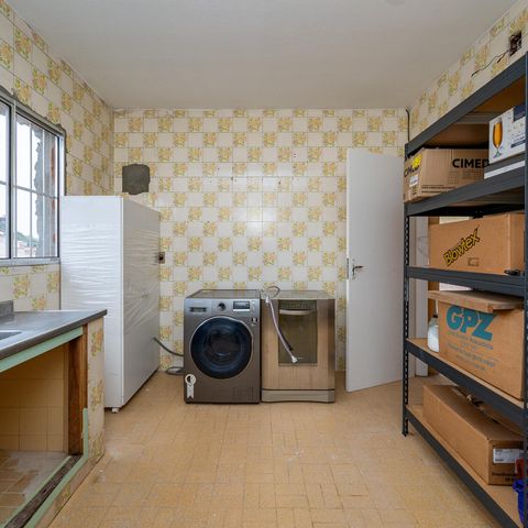 Casa à venda com 168m², 3 quartos e 4 vagas Casa à venda com 168m², 3 quartos e 4 vagasCozinha