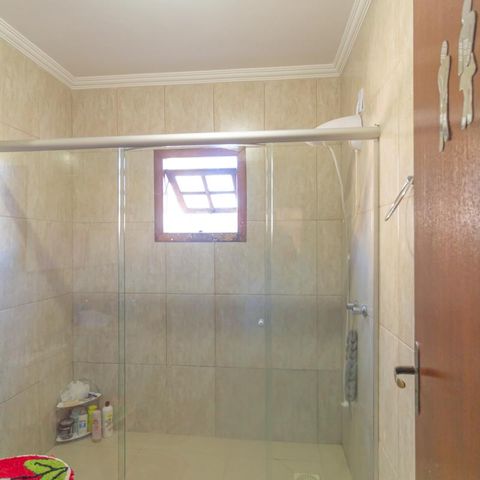 Casa à venda com 220m², 3 quartos e 5 vagas Casa à venda com 220m², 3 quartos e 5 vagasBanheiro Social