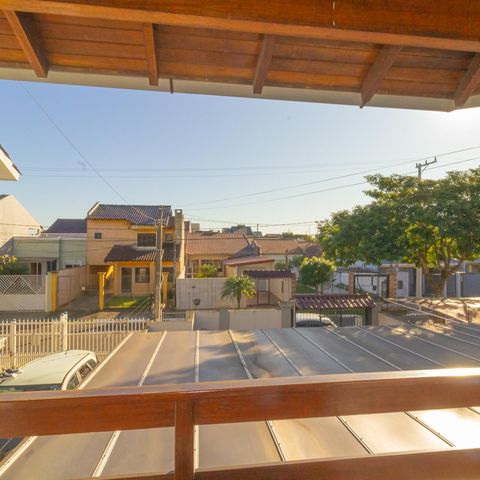 Casa à venda com 220m², 3 quartos e 5 vagas Casa à venda com 220m², 3 quartos e 5 vagasVista da Varanda da Suíte