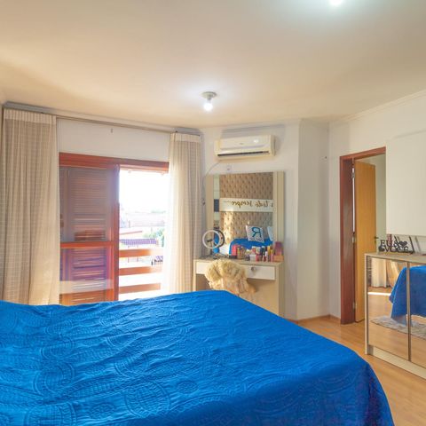 Casa à venda com 220m², 3 quartos e 5 vagas Casa à venda com 220m², 3 quartos e 5 vagasSuíte