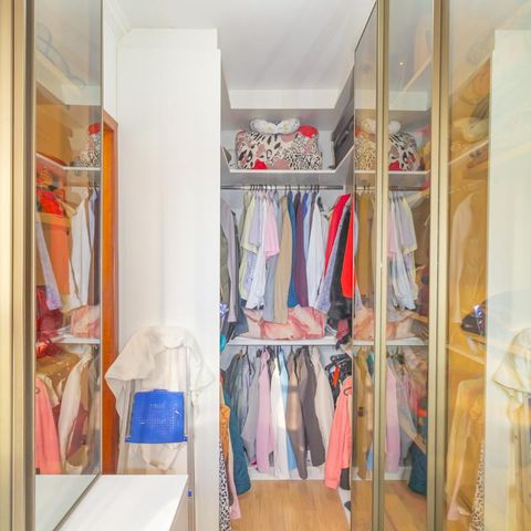 Casa à venda com 220m², 3 quartos e 5 vagas Casa à venda com 220m², 3 quartos e 5 vagasCloset da suíte