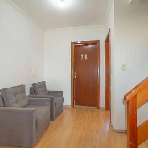 Casa à venda com 220m², 3 quartos e 5 vagas Casa à venda com 220m², 3 quartos e 5 vagasCorredor
