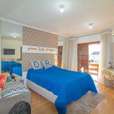 Casa à venda com 220m², 3 quartos e 5 vagas Casa à venda com 220m², 3 quartos e 5 vagasSuíte
