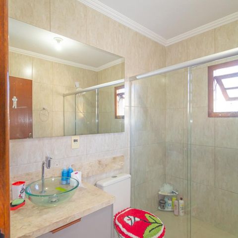 Casa à venda com 220m², 3 quartos e 5 vagas Casa à venda com 220m², 3 quartos e 5 vagasBanheiro Social