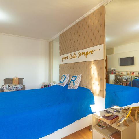 Casa à venda com 220m², 3 quartos e 5 vagas Casa à venda com 220m², 3 quartos e 5 vagasSuíte