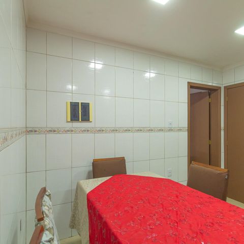 Casa à venda com 220m², 3 quartos e 5 vagas Casa à venda com 220m², 3 quartos e 5 vagasCozinha