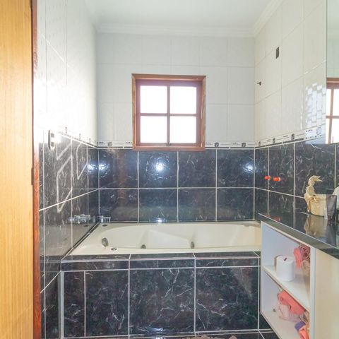 Casa à venda com 220m², 3 quartos e 5 vagas Casa à venda com 220m², 3 quartos e 5 vagasBanheiro da Suíte