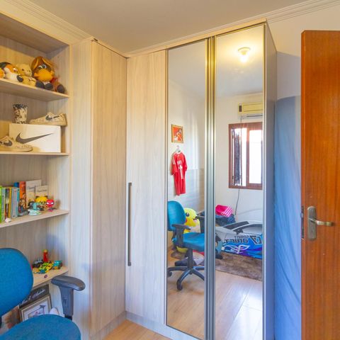 Casa à venda com 220m², 3 quartos e 5 vagas Casa à venda com 220m², 3 quartos e 5 vagasQuarto 2