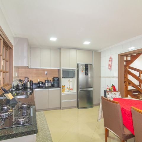 Casa à venda com 220m², 3 quartos e 5 vagas Casa à venda com 220m², 3 quartos e 5 vagasCozinha